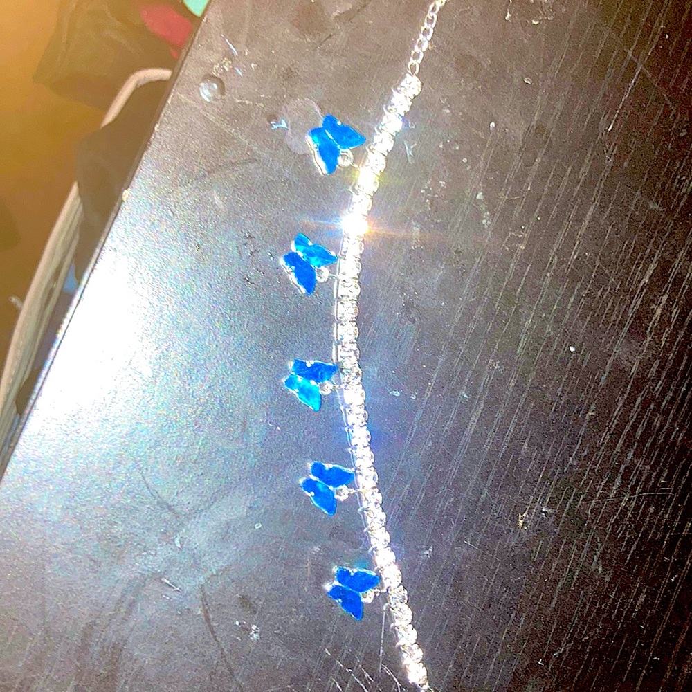 This is a brand new never bracelet/anklet